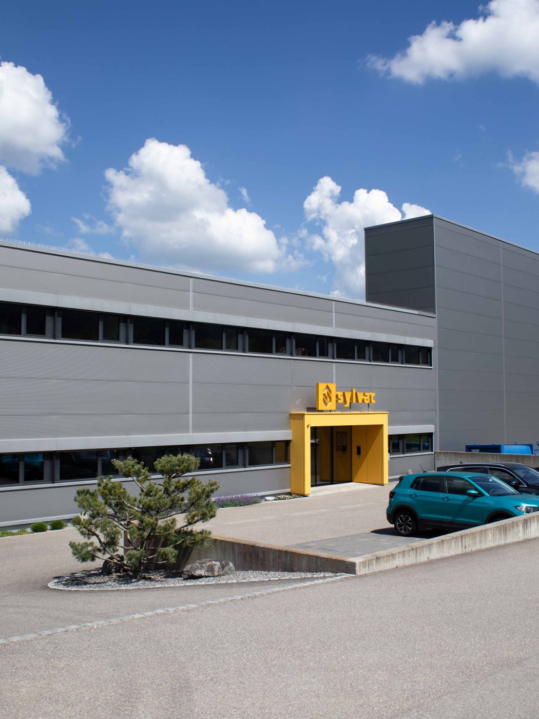 Eingang von aussen beim Profond Kunden Sylvac